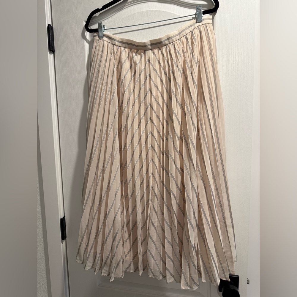 Banana Republic Cream Pinstripe Pleated Midi Skirt